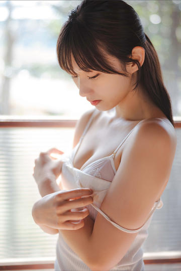 春色校园亚洲AV